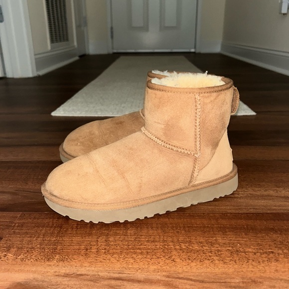 Ugg mini boots - Picture 2 of 8